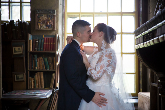 Melanie and Mario's review on The Knot
