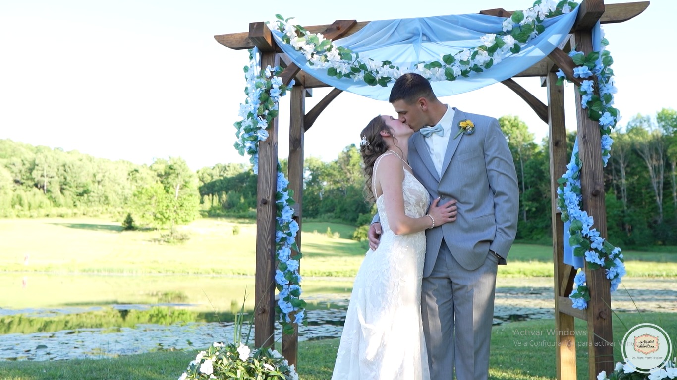 Beautiful Takach's Grove Wedding Video