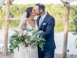 Romantic Wedding Venues NJ: Rock Island Lake Club