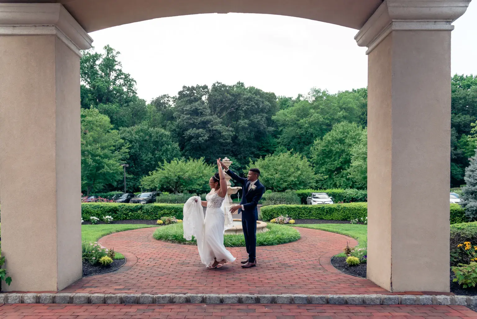 bride and groom grand dancing