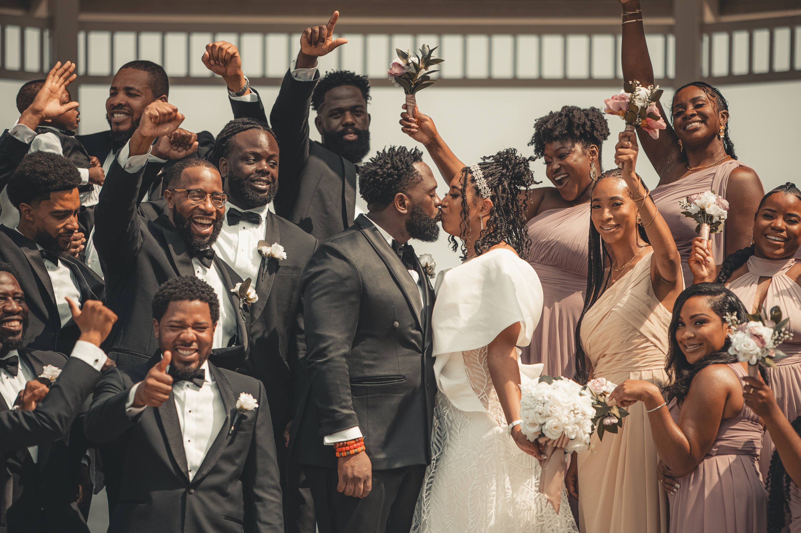 candid and carefree natural wedding photos