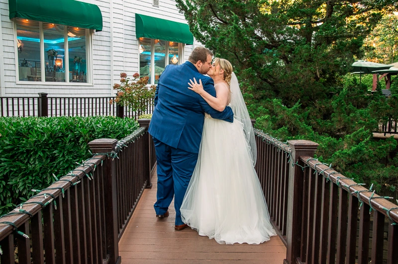 Romance on the Bridge The English Manor in Ocean wedding photos