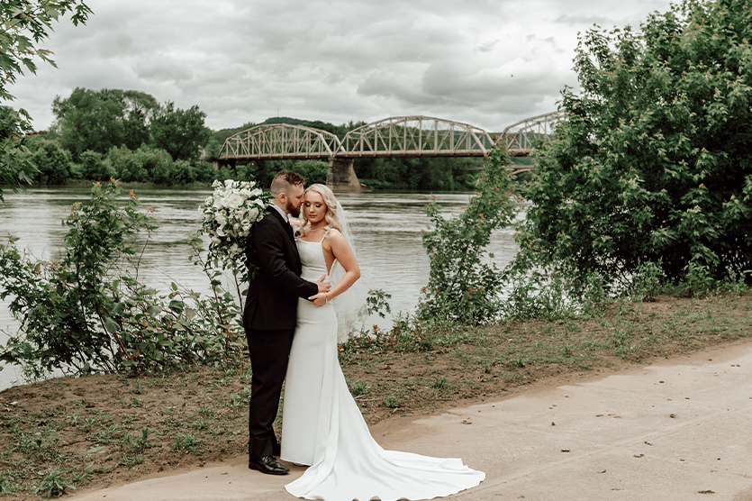 rich and earthy wedding photos and videos